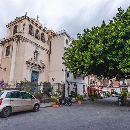 Ursino Apartment With Balcony By Wonderful Italy Catania Bagian luar foto